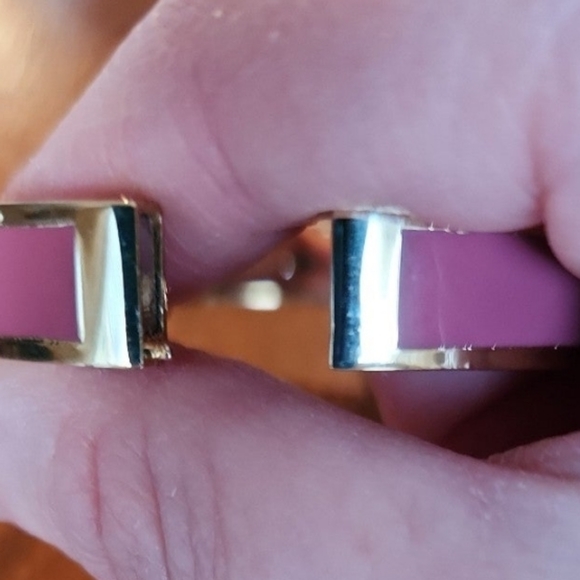 BRAND NEW COACH signature statement bracelet in PINK 🩷❤️💜 - Picture 4 of 8